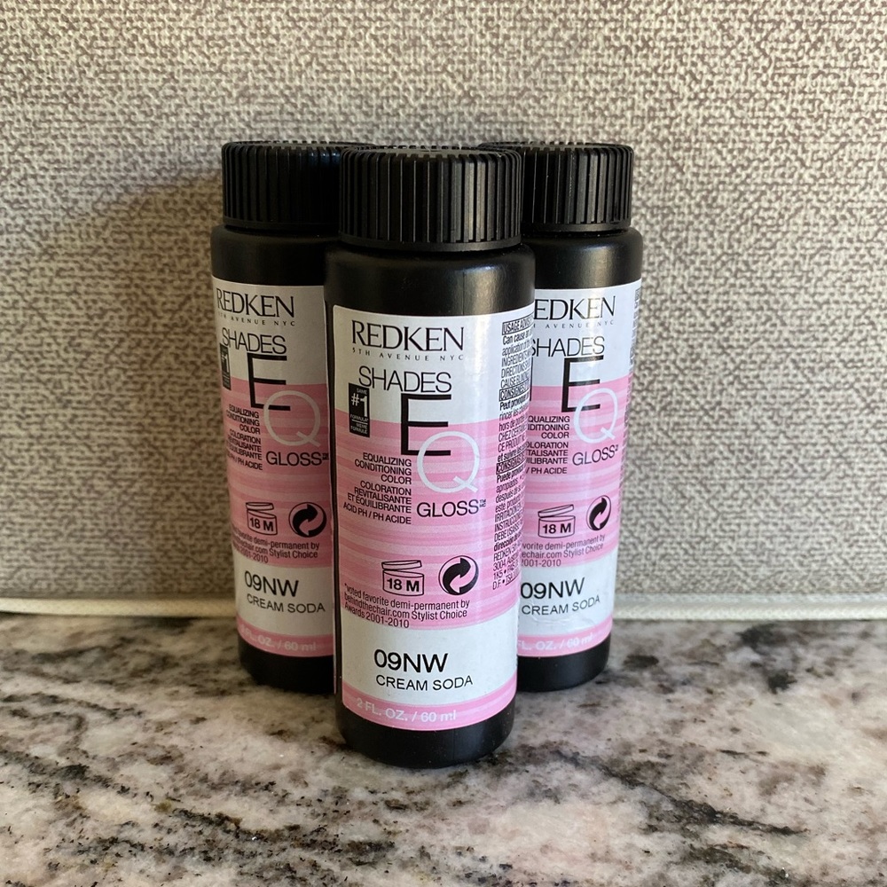 Redken Shades Eq 09NW Cream Soda
